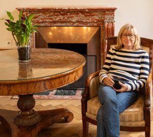 Ulla Blohberger in der Liebermann Villa am Wannsee in Berlin.