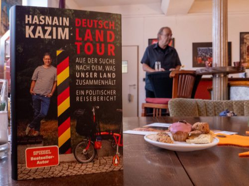 Christian Suhr liest Hasnain Kazim - Deutschlandtour