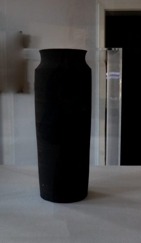 Unknown Fields: Vase aus radioaktivem Schlamm. 