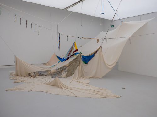 Wurf (2025) von Reto Pulver.Kunsthalle Mainz. Foto: Ulla Blohberger